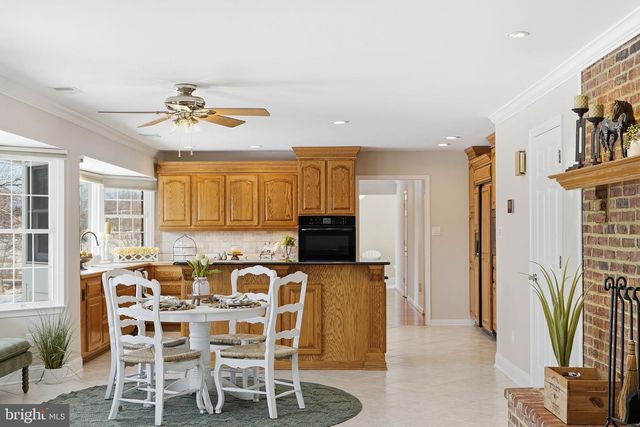 39937 CHARLES TOWN PIKE, Hamilton, VA 20158