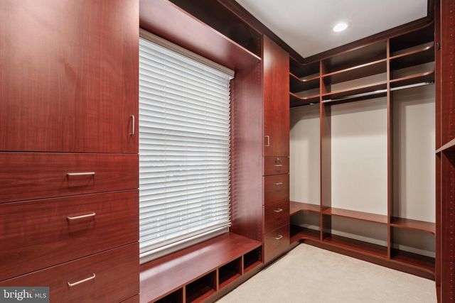 39937 CHARLES TOWN PIKE, Hamilton, VA 20158