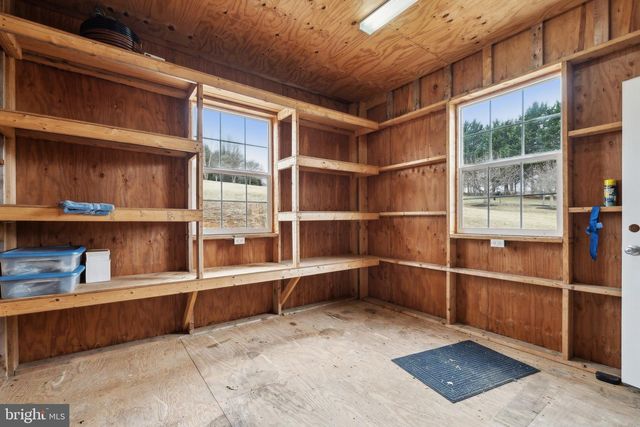 39937 CHARLES TOWN PIKE, Hamilton, VA 20158