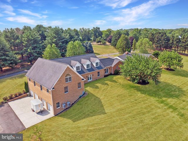 39937 CHARLES TOWN PIKE, Hamilton, VA 20158