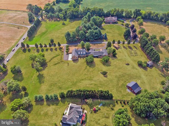 39937 CHARLES TOWN PIKE, Hamilton, VA 20158