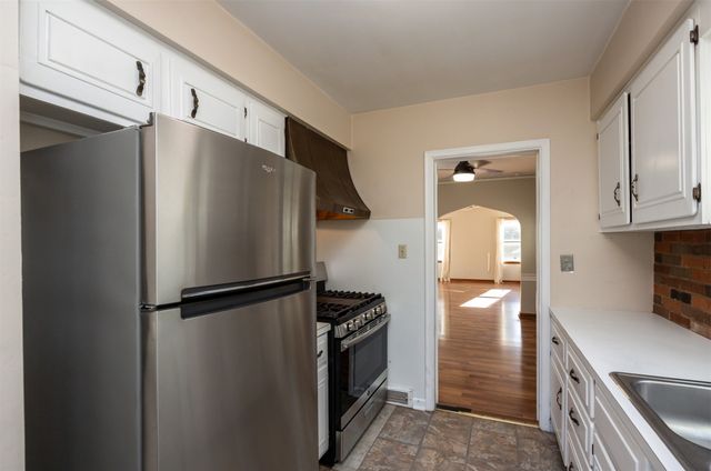 2404 47th Street, Des Moines, IA 50310
