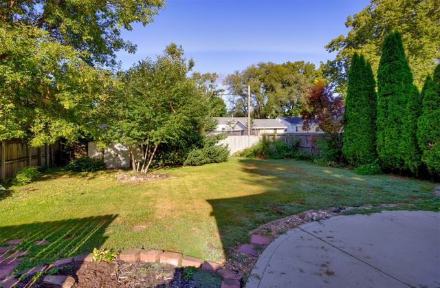2404 47th Street, Des Moines, IA 50310