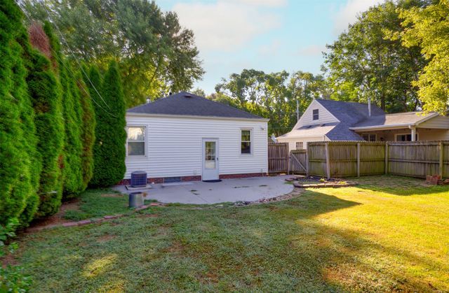 2404 47th Street, Des Moines, IA 50310