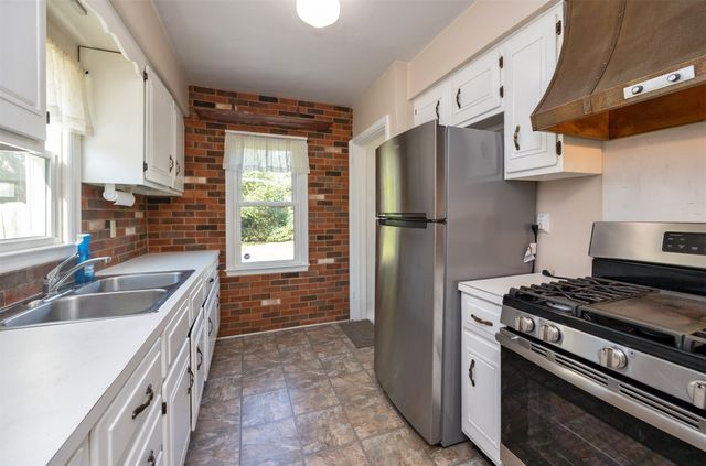 2404 47th Street, Des Moines, IA 50310