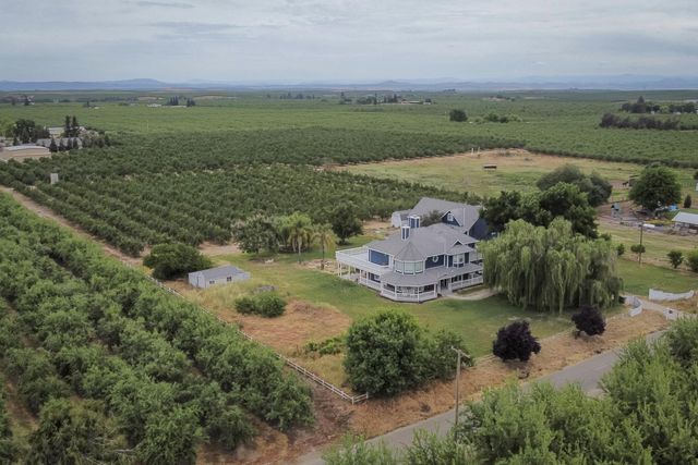 13247 Vineyard Road, Waterford, CA 95386