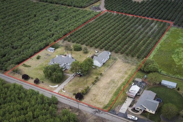 13247 Vineyard Road, Waterford, CA 95386