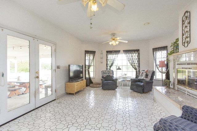 13247 Vineyard Road, Waterford, CA 95386