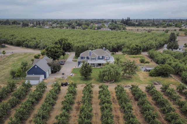 13247 Vineyard Road, Waterford, CA 95386