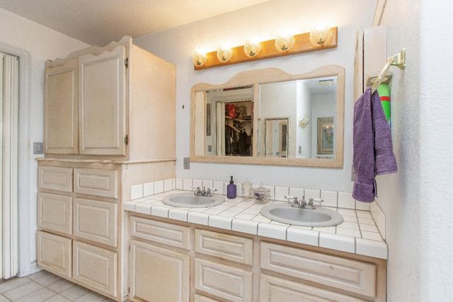 13247 Vineyard Road, Waterford, CA 95386