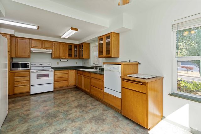 912 Nevada Drive, Longview, WA 98632