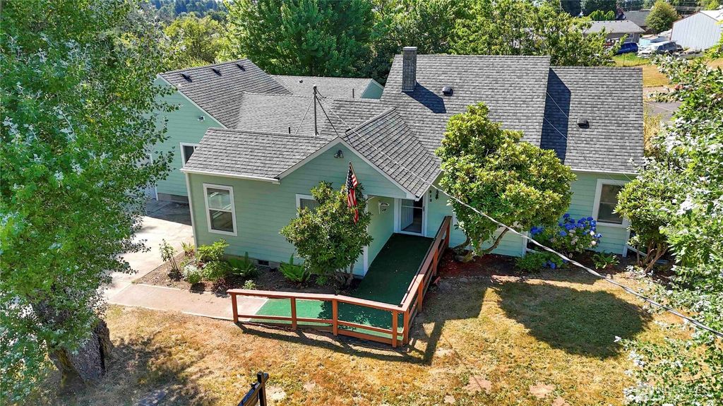 912 Nevada Drive, Longview, WA 98632