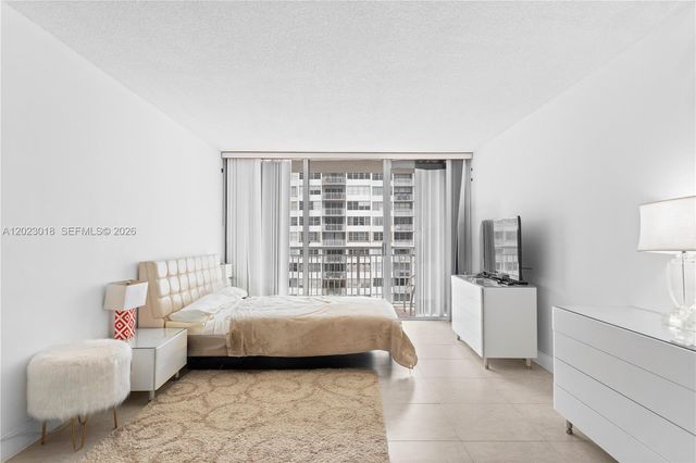 18051 Biscayne Blvd 1105, Aventura, FL 33160