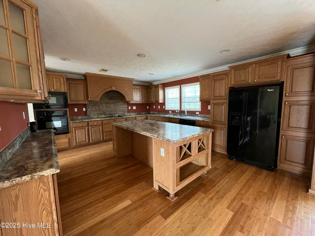 121 Hideaway Road, Belhaven, NC 27810