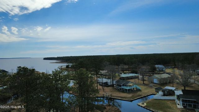 121 Hideaway Road, Belhaven, NC 27810