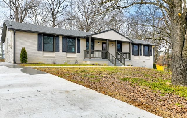 8125 Gordon Ln, Hermitage, TN 37076