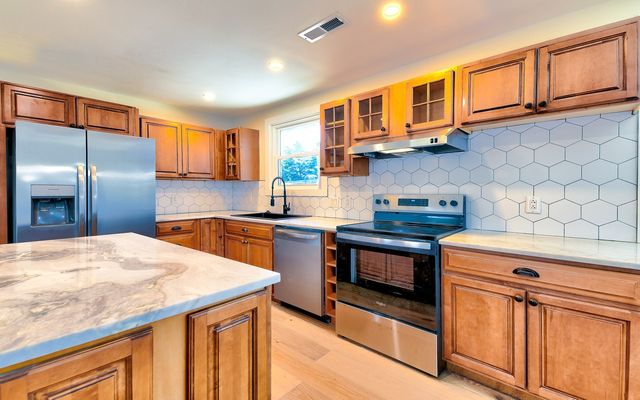 8125 Gordon Ln, Hermitage, TN 37076