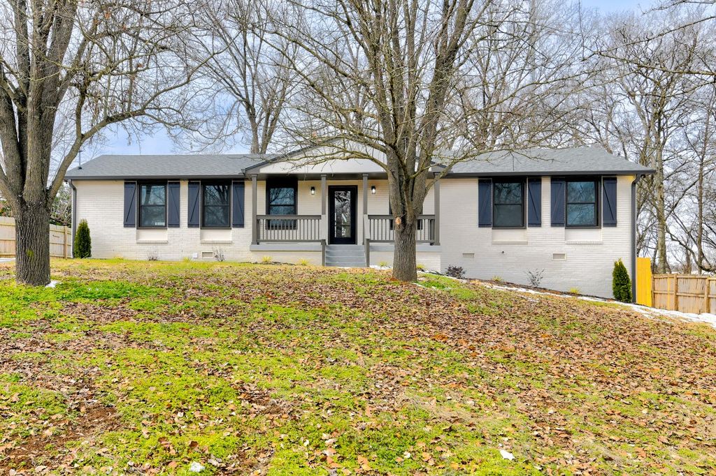 8125 Gordon Ln, Hermitage, TN 37076