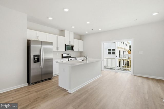 116 ESSEX DR, Sicklerville, NJ 08081