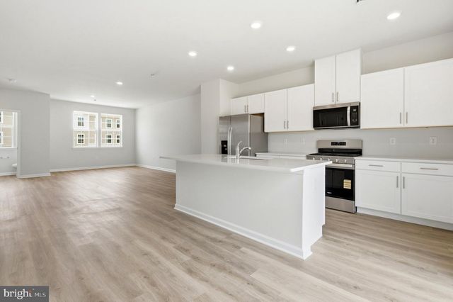 116 ESSEX DR, Sicklerville, NJ 08081