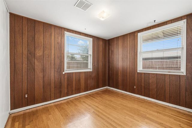 2414 Oxford Way, Oklahoma City, OK 73120