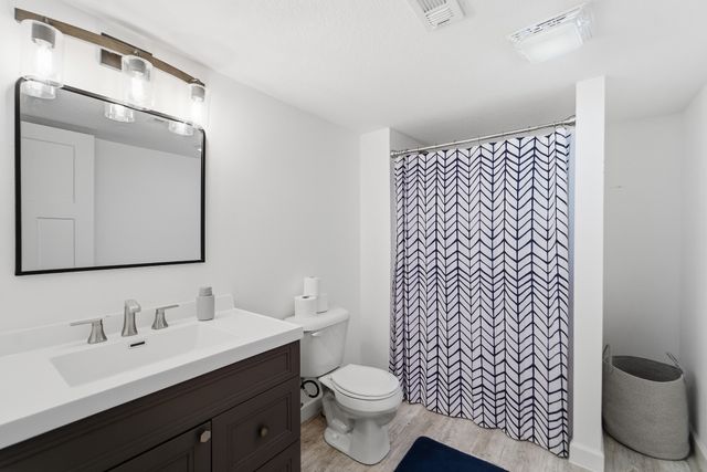628 NE 56th Street, Ankeny, IA 50021