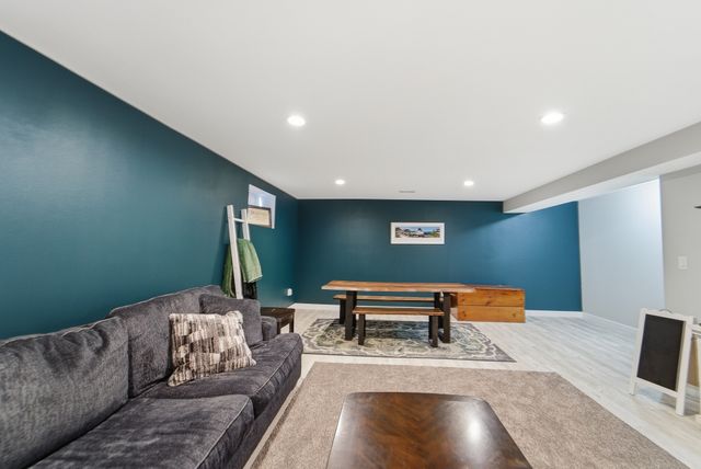 628 NE 56th Street, Ankeny, IA 50021