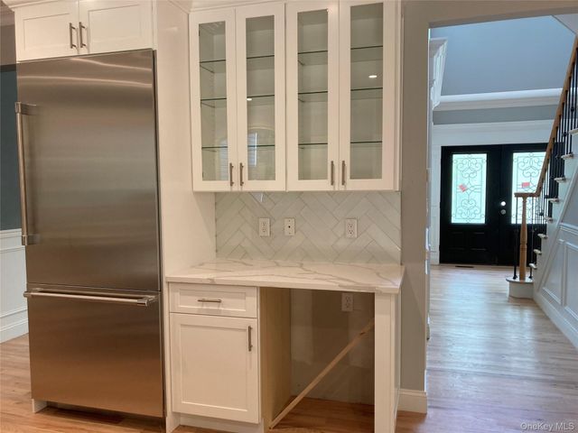 130 Syosset Woodbury Road, Syosset, NY 11791