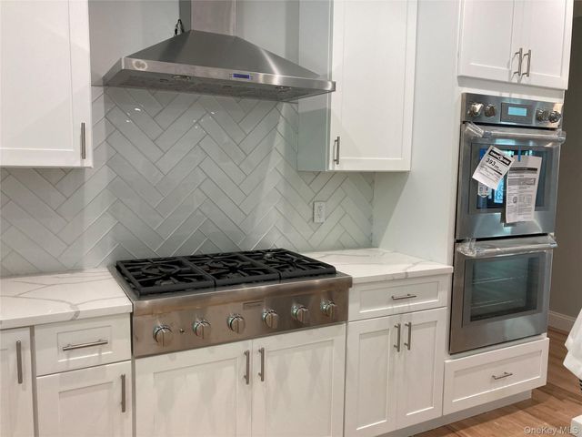 130 Syosset Woodbury Road, Syosset, NY 11791