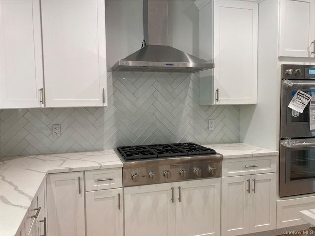 130 Syosset Woodbury Road, Syosset, NY 11791