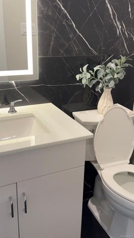 130 Syosset Woodbury Road, Syosset, NY 11791