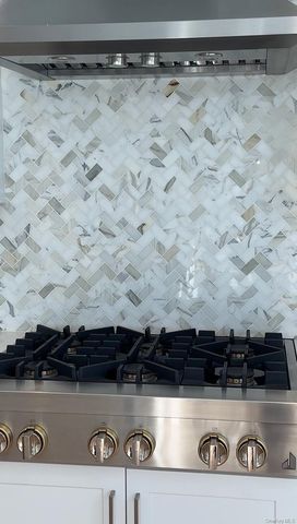 130 Syosset Woodbury Road, Syosset, NY 11791