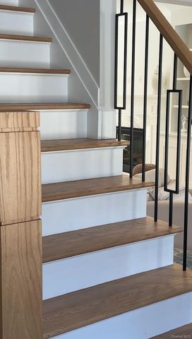 130 Syosset Woodbury Road, Syosset, NY 11791