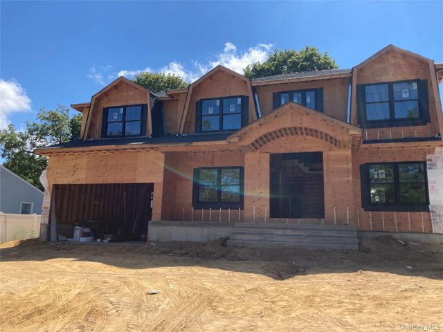 130 Syosset Woodbury Road, Syosset, NY 11791