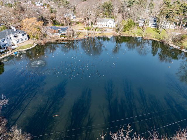 130 Syosset Woodbury Road, Syosset, NY 11791