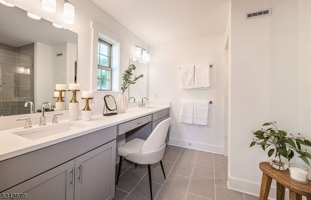 20 Wadsworth Dr 3, Denville Twp., NJ 07834