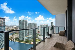 68 SE 6th St 3306, Miami, FL 33131