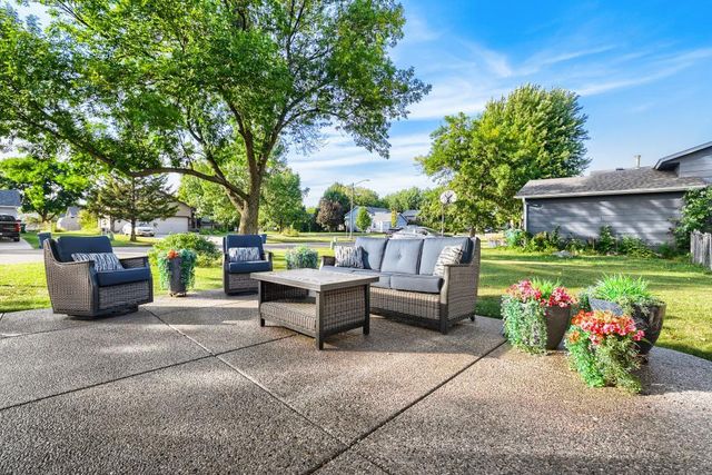6078 Kalland Drive NE, Albertville, MN 55301