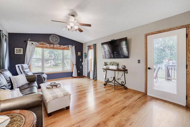 6078 Kalland Drive NE, Albertville, MN 55301
