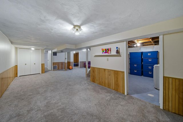 3227 AVENUE J, Council Bluffs, IA 51501