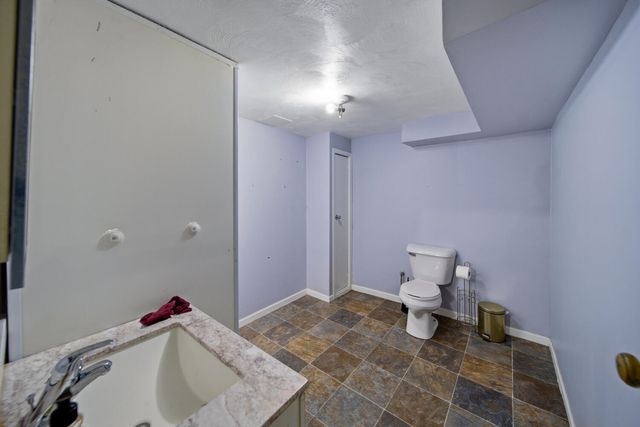 3227 AVENUE J, Council Bluffs, IA 51501