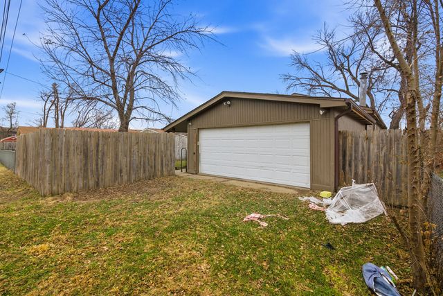 3227 AVENUE J, Council Bluffs, IA 51501