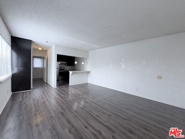 1137 W 36th Place 6, Los Angeles, CA 90007