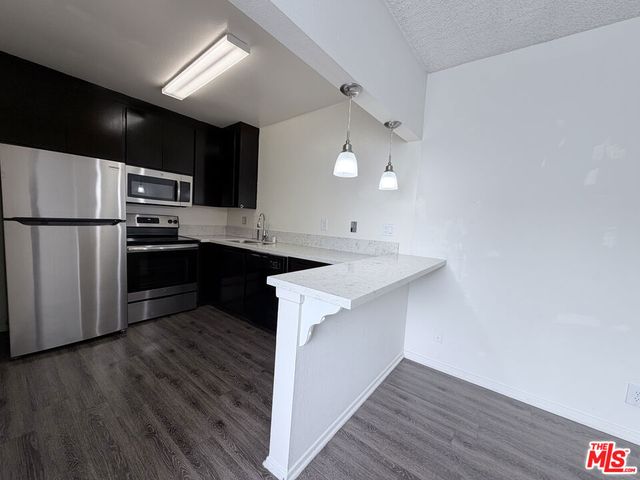 1137 W 36th Place 6, Los Angeles, CA 90007