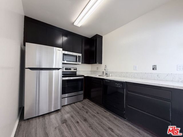 1137 W 36th Place 6, Los Angeles, CA 90007