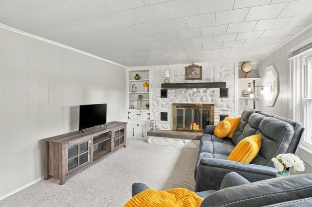 78 Dudley Road, Oxford, MA 01540