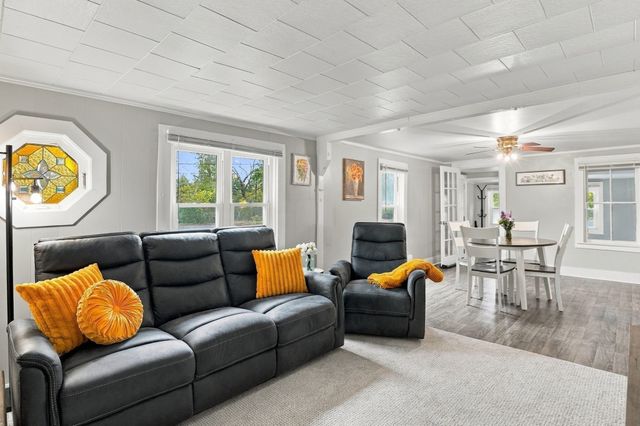 78 Dudley Road, Oxford, MA 01540