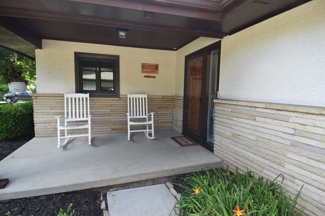 15 Tow Path Road, Granville, OH 43023