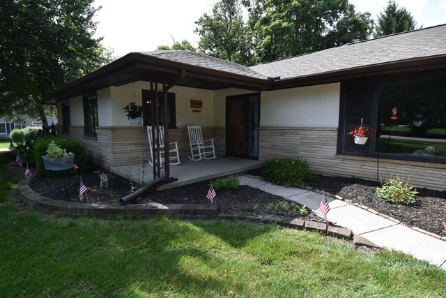 15 Tow Path Road, Granville, OH 43023