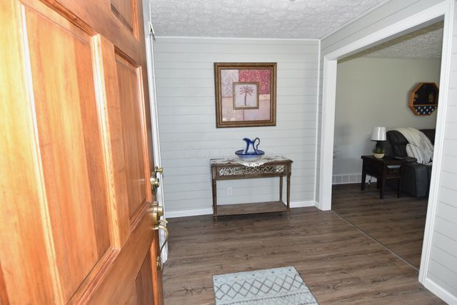 15 Tow Path Road, Granville, OH 43023